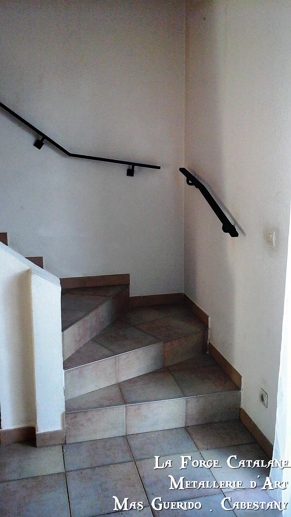 main courante moderne fer et cavalier decoupe laser fer forge catalane (5).jpg